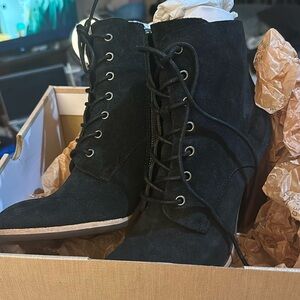 Brand new never worn kork ease boots